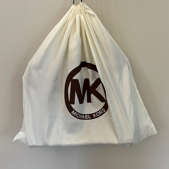 Michael Kors Logo Tote Bag - Leather Bag - Designer - Excellent Condition - Picture 6 of 6